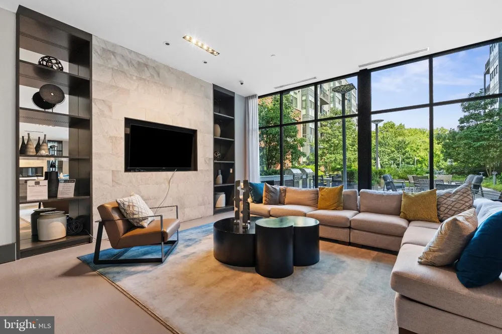 1761 OLD MEADOW ROAD #215 Mclean, VA 22102