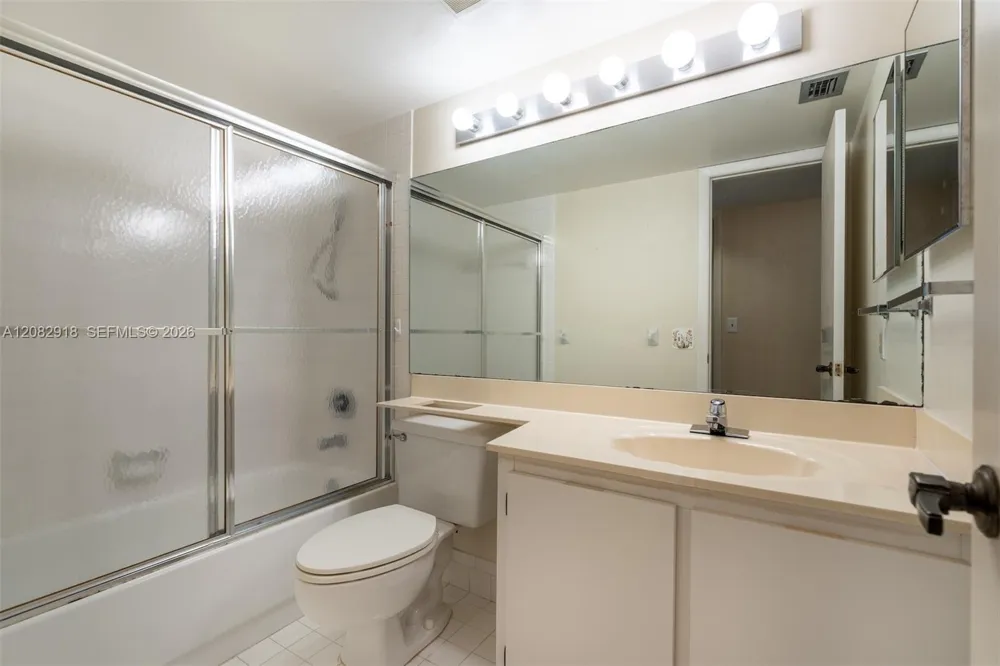 150 S Hollybrook Ter #208 Pembroke Pines, FL 33025