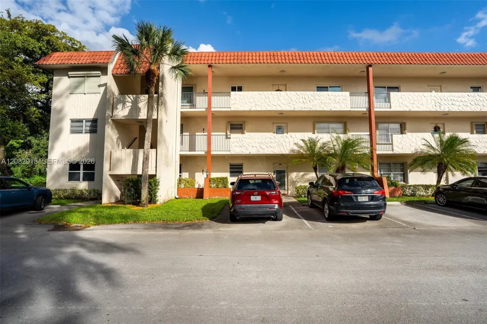 150 S Hollybrook Ter #208 Pembroke Pines, FL 33025