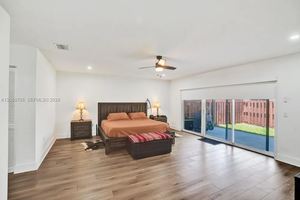 8946 SW 150th Ct Cir E Miami, FL 33196