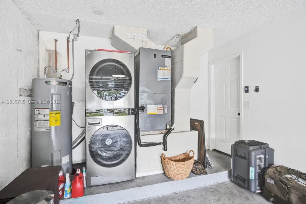 8946 SW 150th Ct Cir E Miami, FL 33196