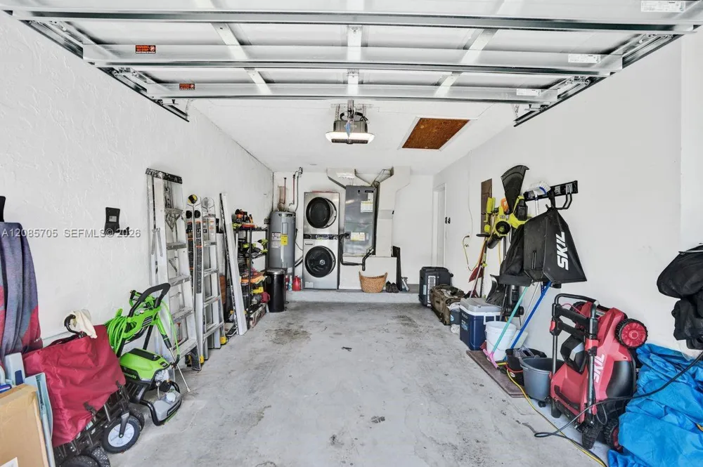 8946 SW 150th Ct Cir E Miami, FL 33196