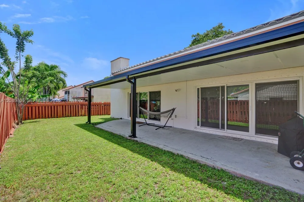 8946 SW 150th Ct Cir E Miami, FL 33196