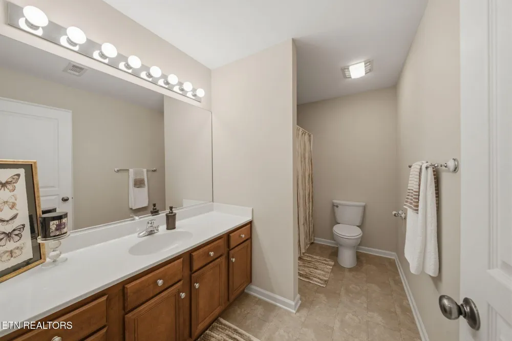 1721 Bombay Lane Knoxville, TN 37932