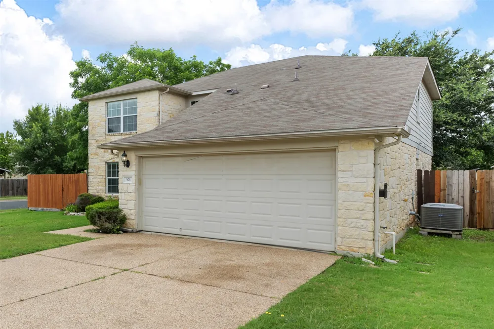 301 Lark Street Leander, TX 78641