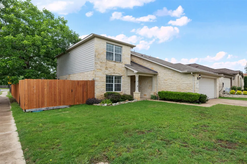 301 Lark Street Leander, TX 78641