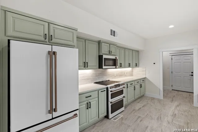 362 ENGLEWOOD DR Kerrville, TX 78028