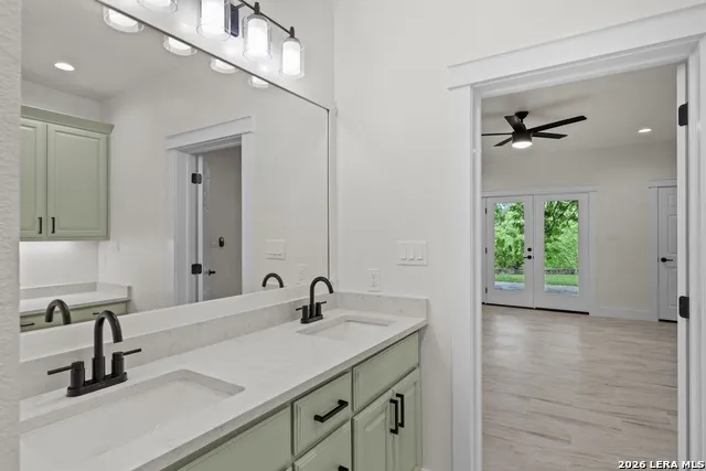362 ENGLEWOOD DR Kerrville, TX 78028