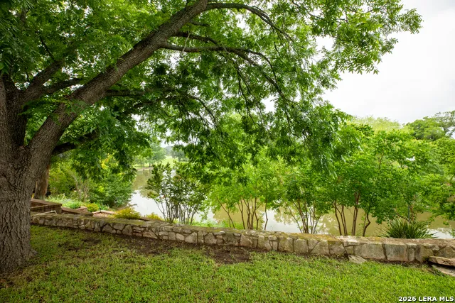 362 ENGLEWOOD DR Kerrville, TX 78028