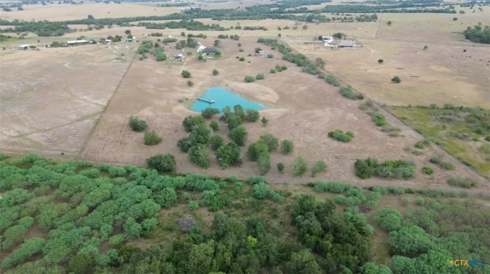 1733 County Road 376 Shiner, TX 77984