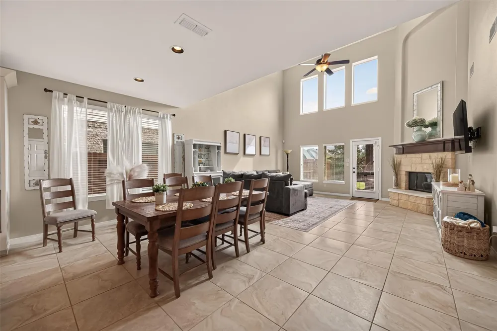 3527 Chestnut Grove Lane Fulshear, TX 77441