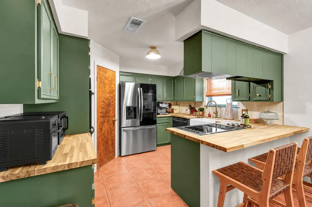 1307 Rev Swinney Street West Columbia, TX 77486