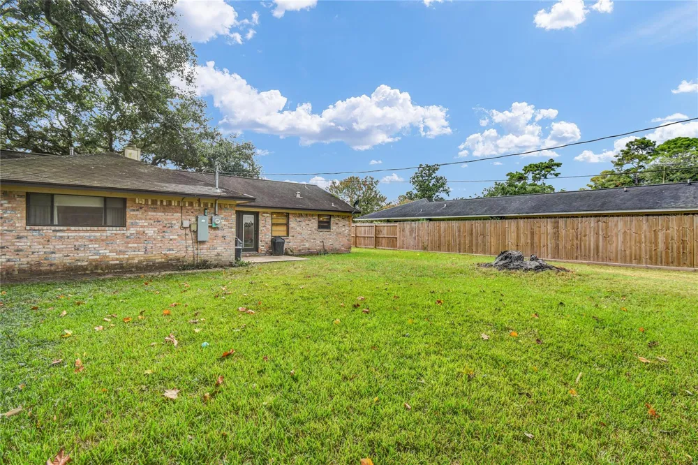 1307 Rev Swinney Street West Columbia, TX 77486