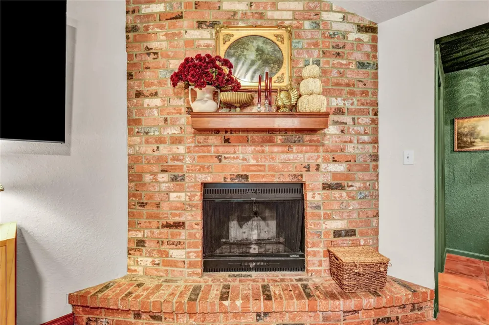 1307 Rev Swinney Street West Columbia, TX 77486