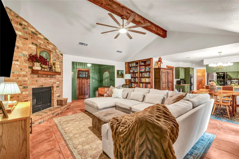 1307 Rev Swinney Street West Columbia, TX 77486
