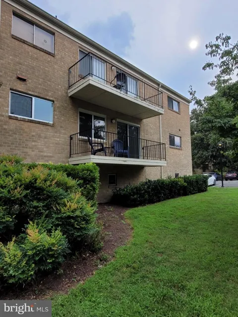 10630 MONTROSE AVENUE #104