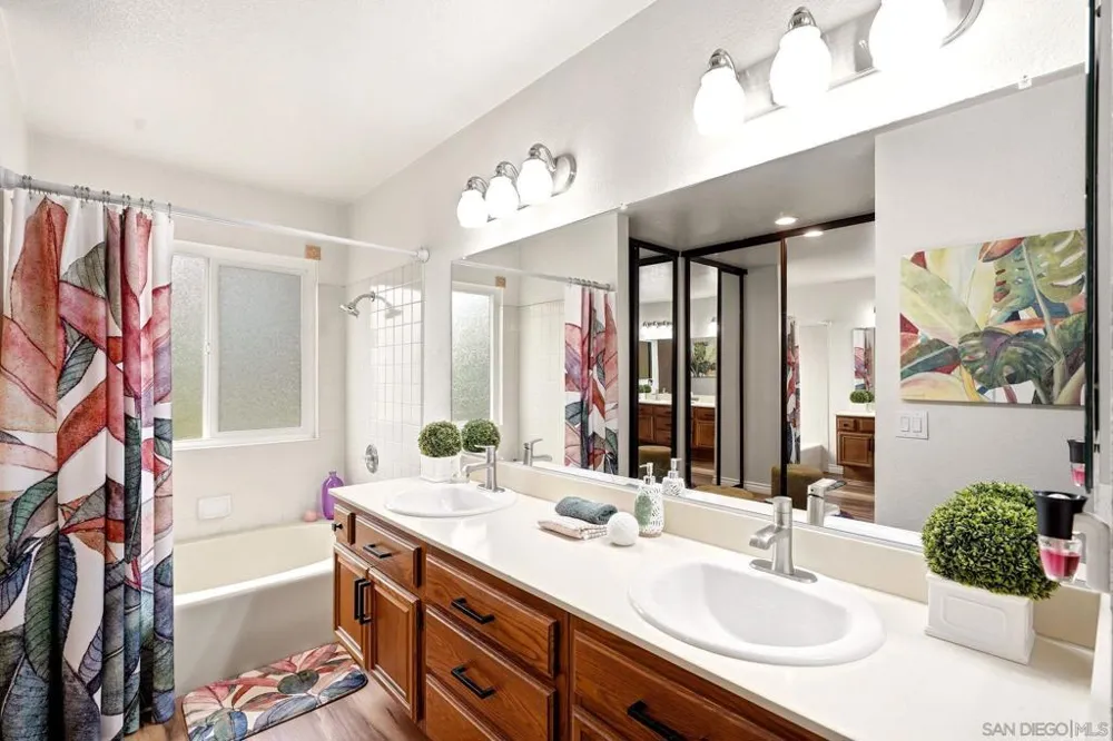 7441 Rainswept Lane San Diego, CA 92119
