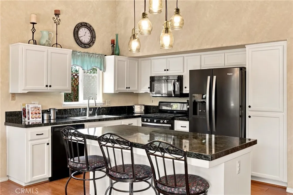 25 Rainbow Court Templeton, CA 93465
