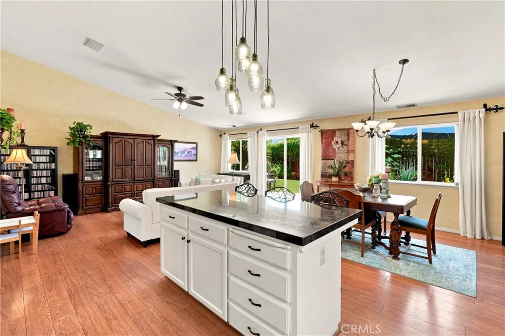 25 Rainbow Court Templeton, CA 93465