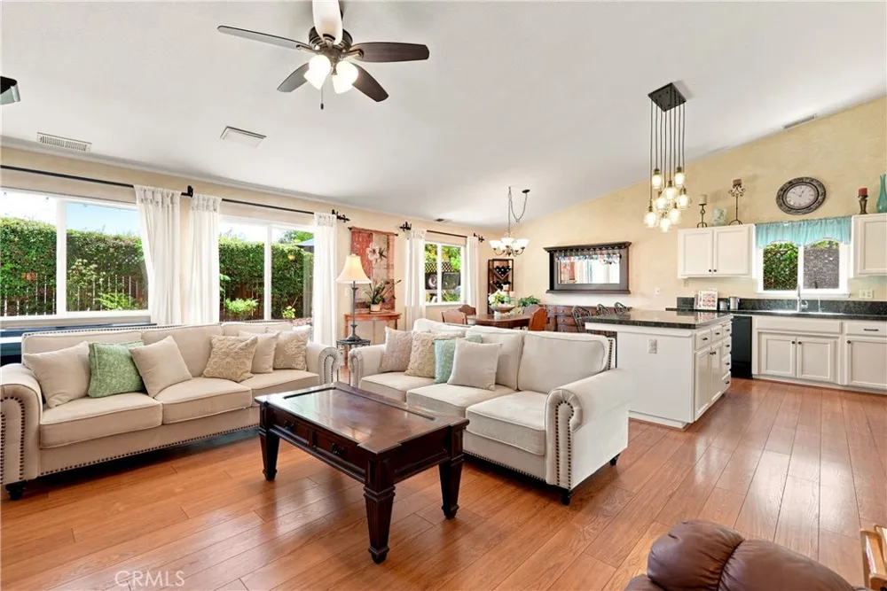 25 Rainbow Court Templeton, CA 93465