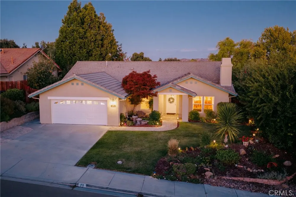 25 Rainbow Court Templeton, CA 93465