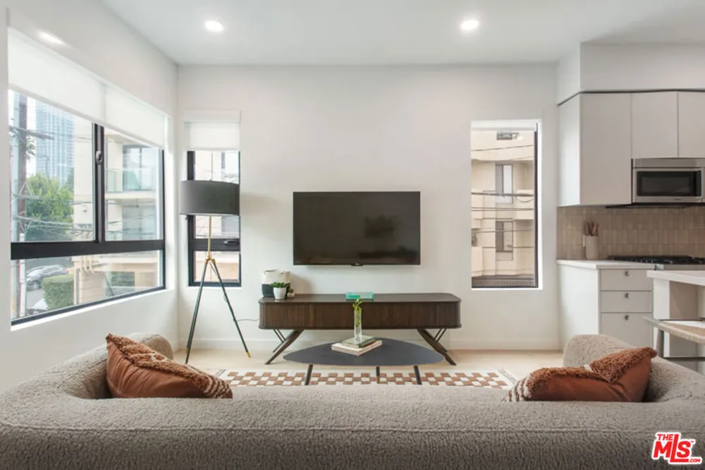10310 Santa Monica Boulevard #PH710 Los Angeles, CA 90025
