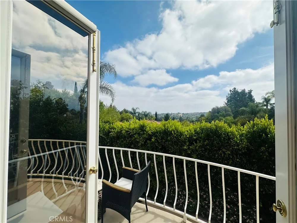 23263 Park Corniche Calabasas, CA 91302