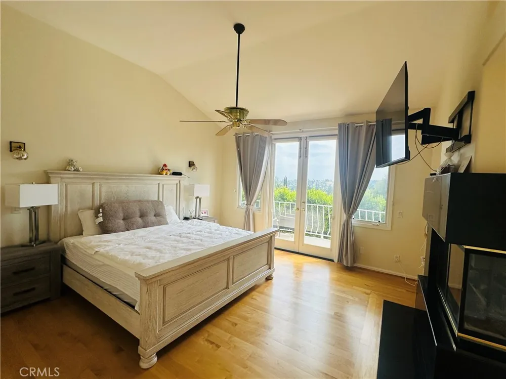 23263 Park Corniche Calabasas, CA 91302