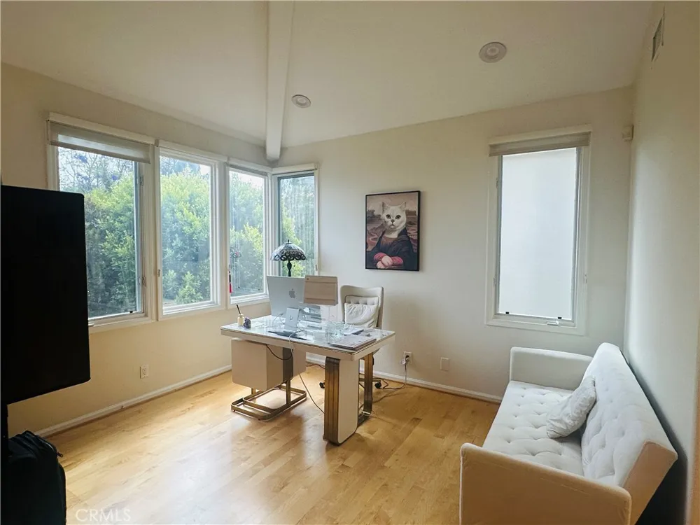 23263 Park Corniche Calabasas, CA 91302