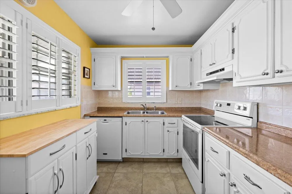 122 Mockingbird Lane Delray Beach, FL 33445