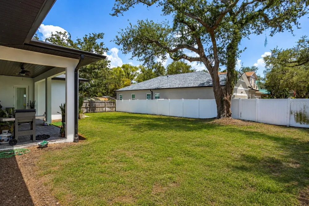 3306 W VAN BUREN DRIVE Tampa, FL 33611