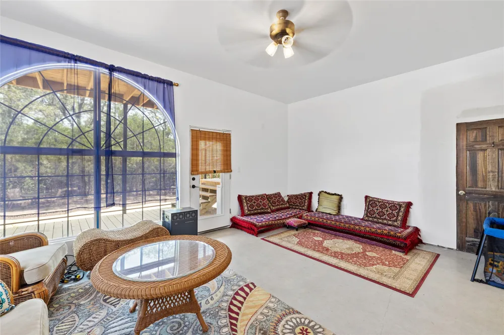 21000 Trappers Trl Manor, TX 78653