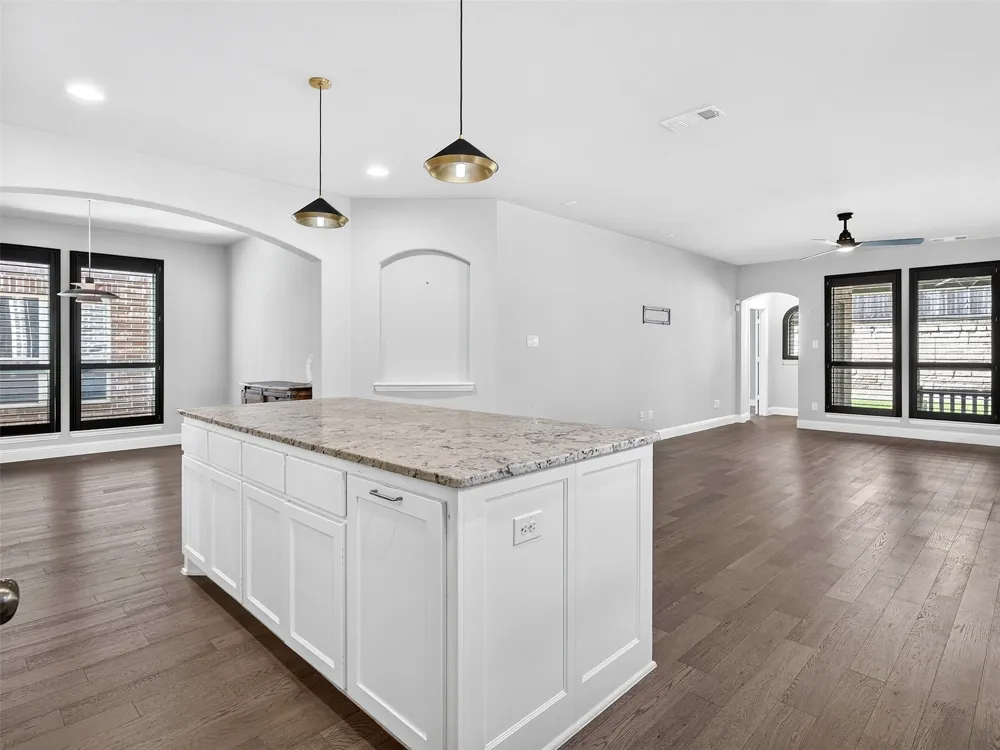 1129 Dame Carol Way Carrollton, TX 75010