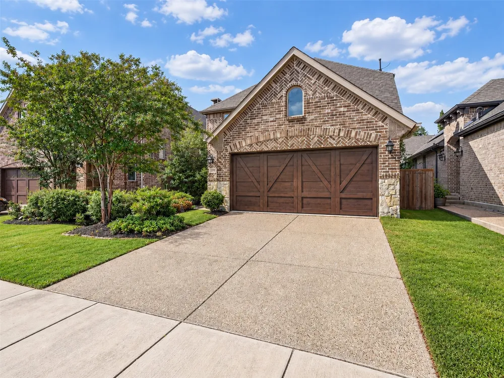 1129 Dame Carol Way Carrollton, TX 75010