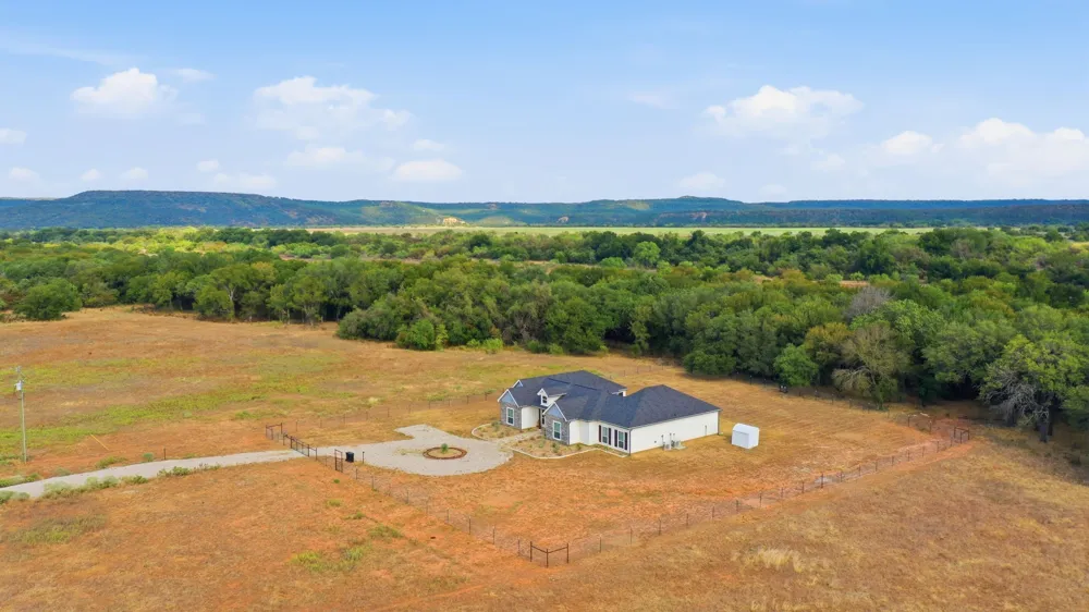 41 Cattle Trail Palo Pinto, TX 76484