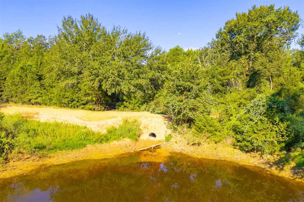 1960 County Road 413 Lexington, TX 78947
