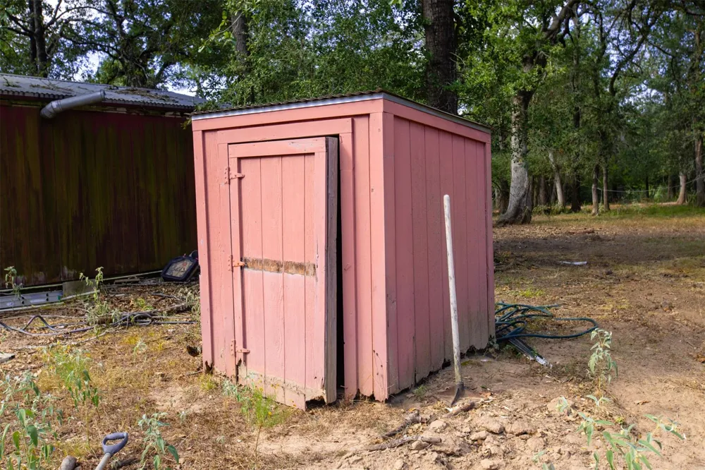 1960 County Road 413 Lexington, TX 78947
