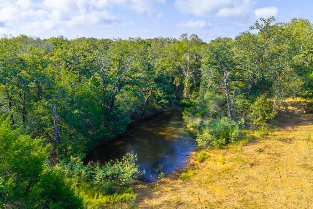 1960 County Road 413 Lexington, TX 78947