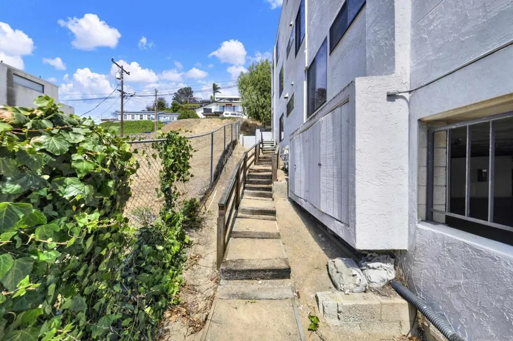 3225 Newell St #5 San Diego, CA 92106