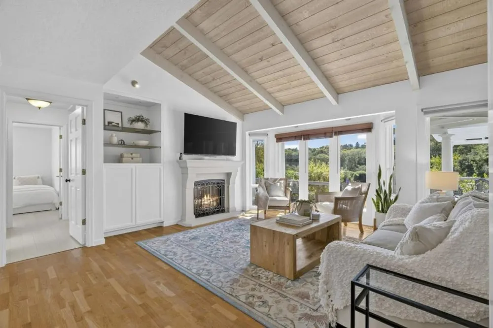 3999 Cherryvale Avenue Soquel, CA 95073