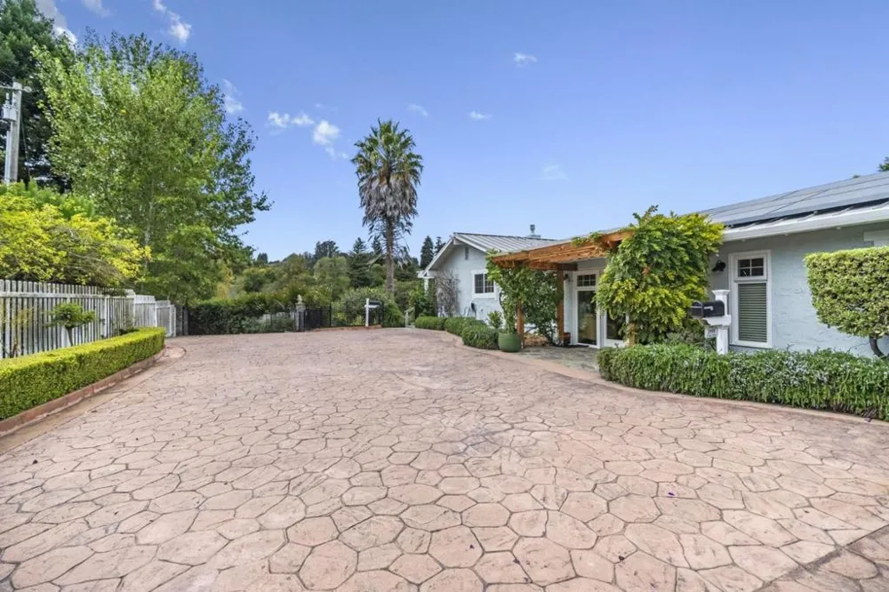 3999 Cherryvale Avenue Soquel, CA 95073