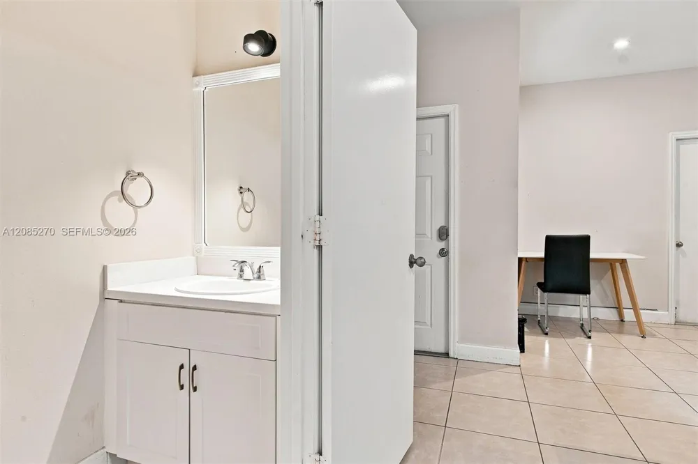 1997 Pompeii Ct Weston, FL 33327