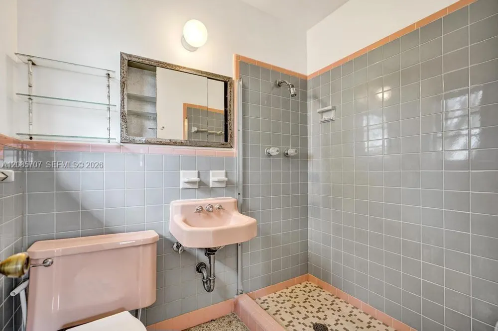 19731 Gulfstream Rd Cutler Bay, FL 33157