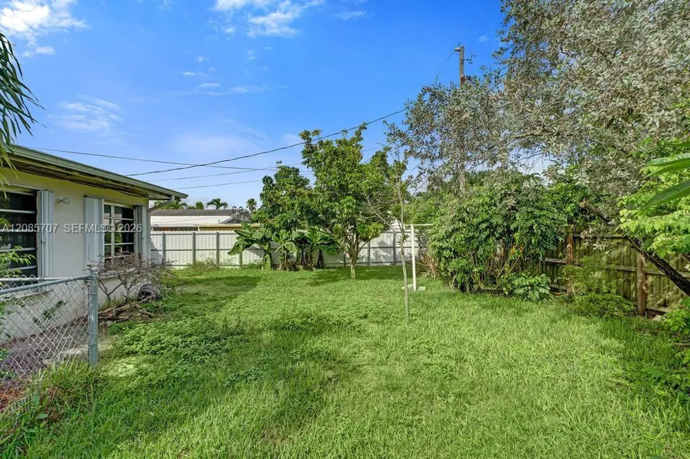 19731 Gulfstream Rd Cutler Bay, FL 33157