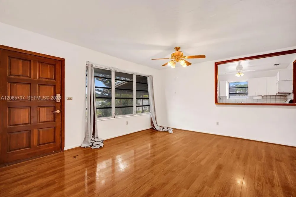 19731 Gulfstream Rd Cutler Bay, FL 33157
