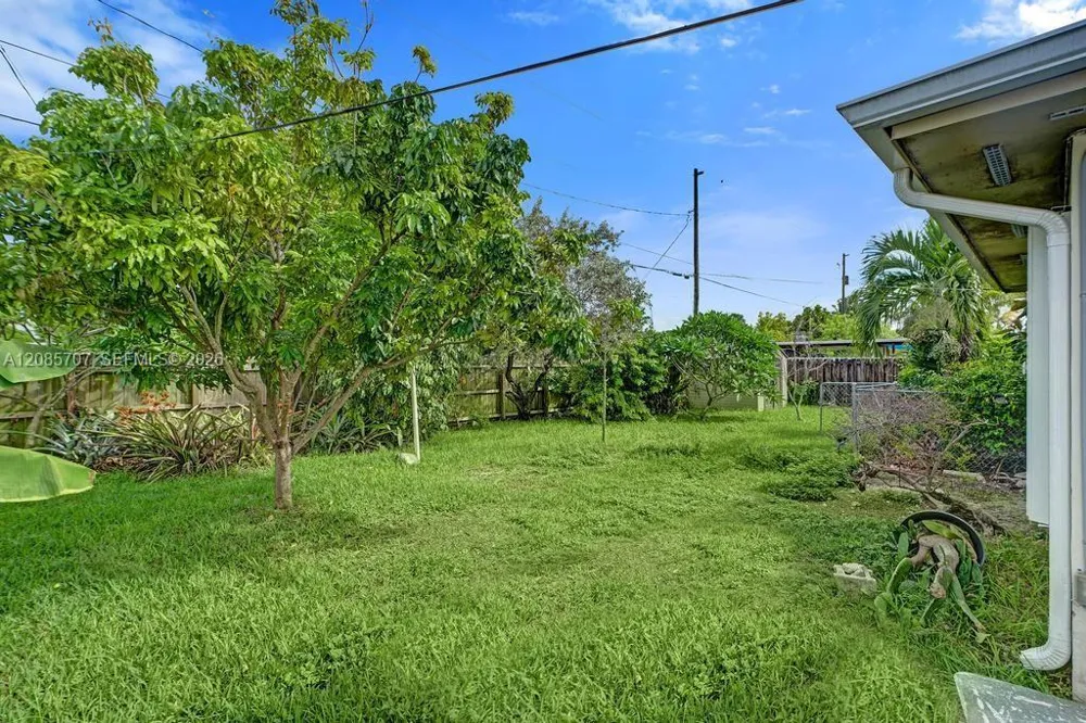 19731 Gulfstream Rd Cutler Bay, FL 33157