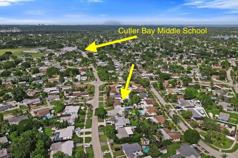 19731 Gulfstream Rd Cutler Bay, FL 33157