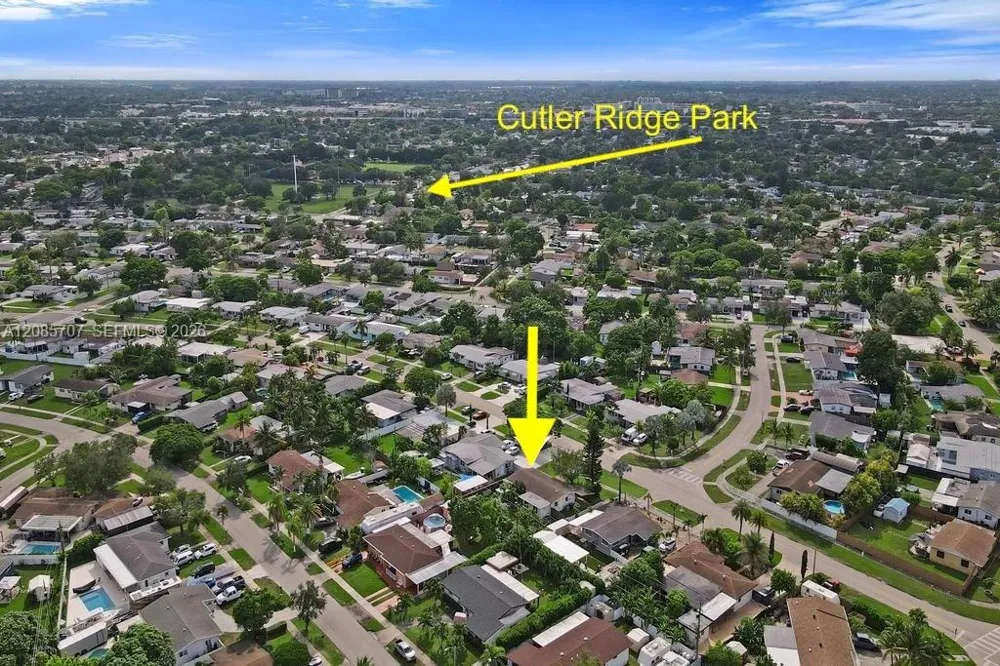 19731 Gulfstream Rd Cutler Bay, FL 33157
