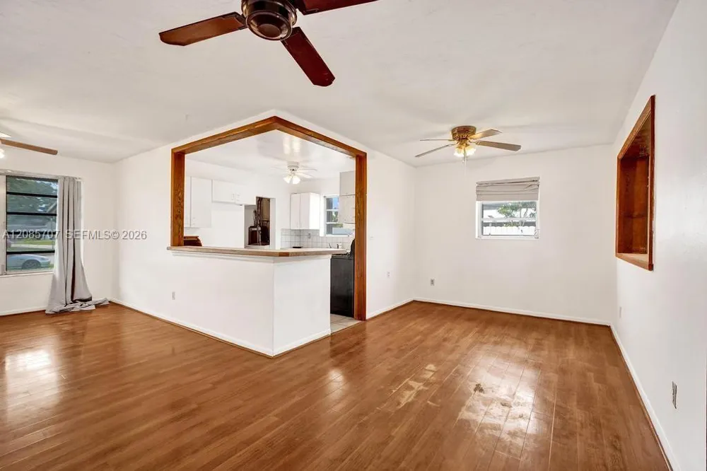 19731 Gulfstream Rd Cutler Bay, FL 33157