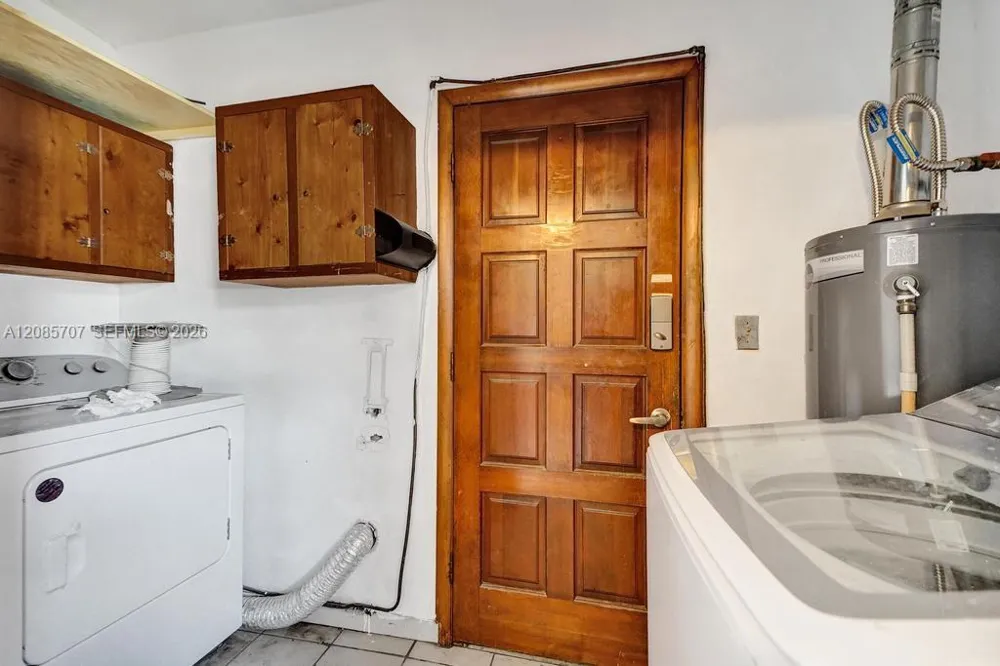 19731 Gulfstream Rd Cutler Bay, FL 33157